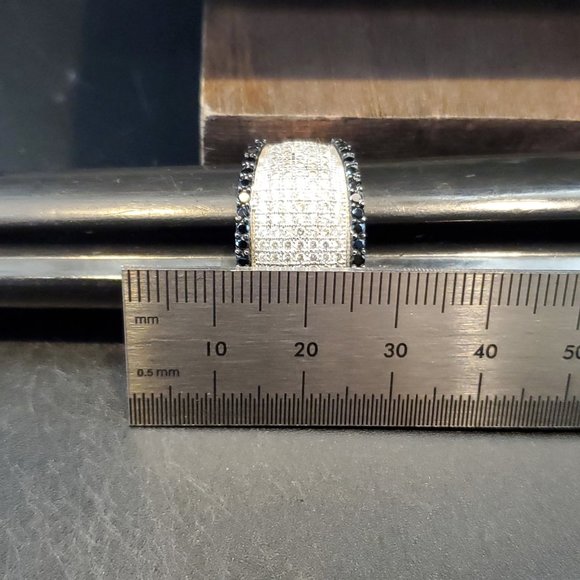 Size 8 925 Sterling Silver Pavement Cubic Zirconia With Black Onyx Gems Ring - Picture 7 of 8